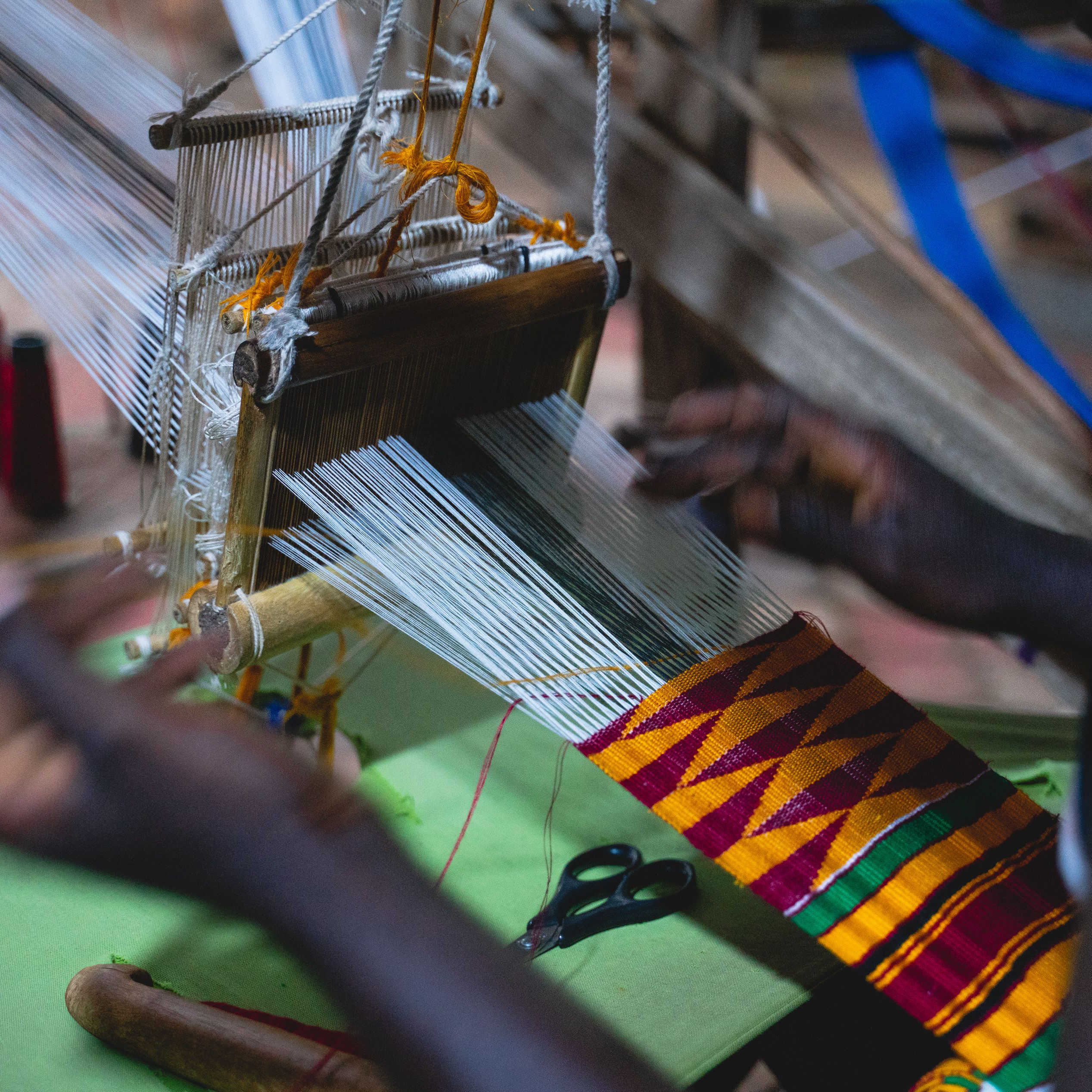 Kente Cloth: History, Meaning, Symbolism, and Applications – Stoles.com